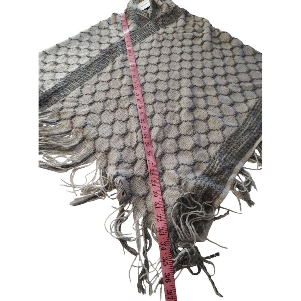 Bon‎ Voyage Hooded Poncho Sweater Gray Geometric Fringe One Size New With Tags - Picture 11 of 11
